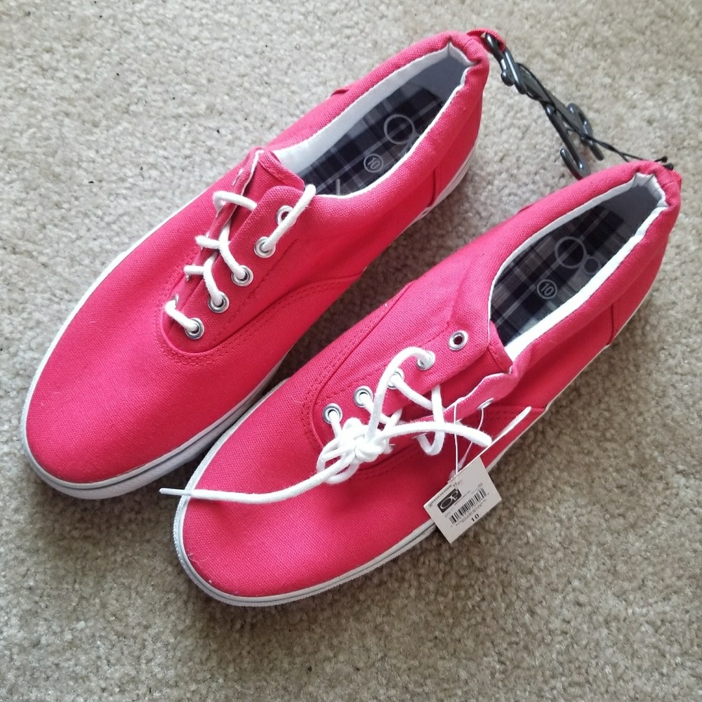 OP faux canvas lace up tennis shoes